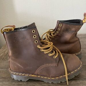 Dr Martens Men’s size 7 brown boots